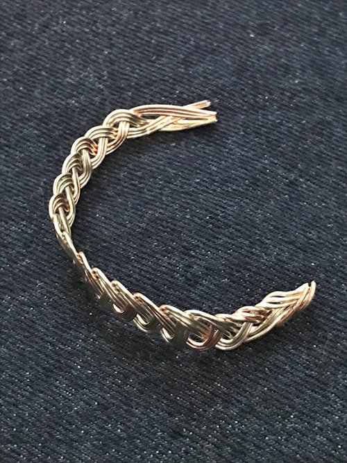 Nancy Chase's Rye Grass Braided Wire Cuff - , Wire Weaving, Weaving, Wire Weaving, Weaving Wire, squeeze all the ends of the wire together